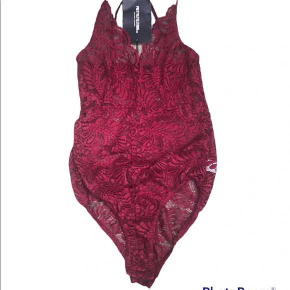 NWT PRETTY LITTLE THING LUCILLE BURGUNDY SHEER CROSSBACK LACE BODY SUIT - Picture 3 of 6